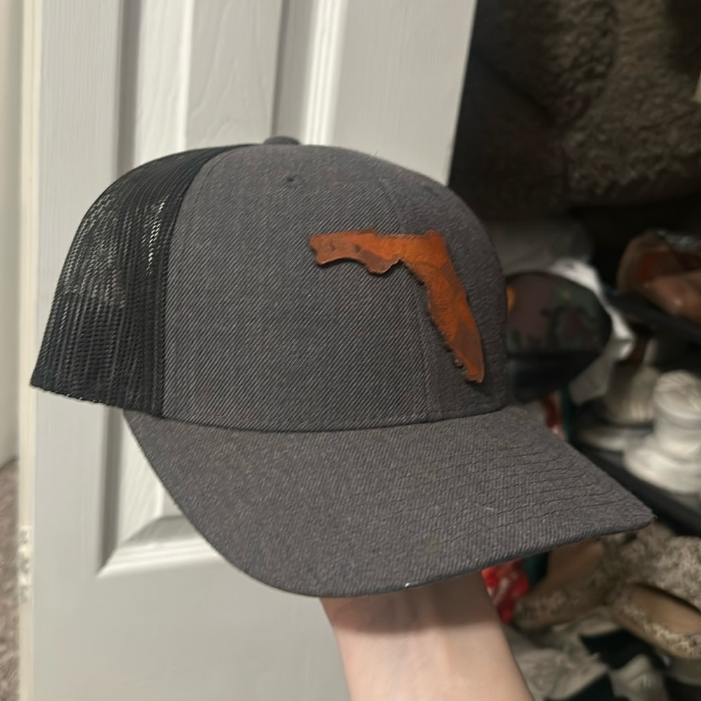 MENS “BRANDED BILLS” FLORIDA HAT